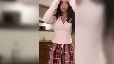 Aishah Sofey, Thick Teen In Plaid Pajamas Striptease Onlyfans Video Leaked