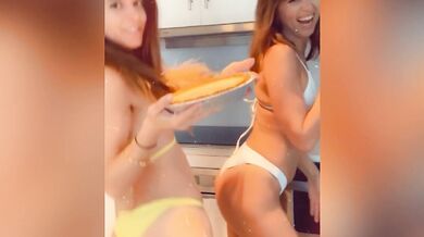 Riley Reid, Messy Lesbian Play With Food Onlyfans Video Leaked