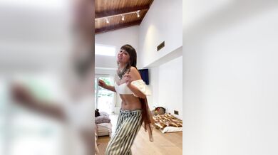 Riley Reid, Sexy Dancing And Striptease On Livestream Onlyfans Video Leaked