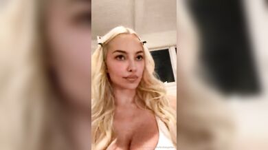 Lindsey Pelas, Blonde Bimbo On Livestream Whipped Cream Tease Onlyfans Video Leaked