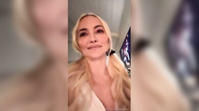 Lindsey Pelas, Blonde Bimbo On Livestream Whipped Cream Tease Onlyfans Video Leaked
