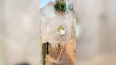 Riley Reid, Two Wet Hot Models In The Shower Onlyfans Video Leaked