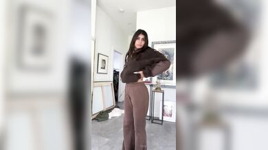 Mia Khalifa, Nipple Pasties And Lingerie Try-On-Haul Onlyfans Video Leaked