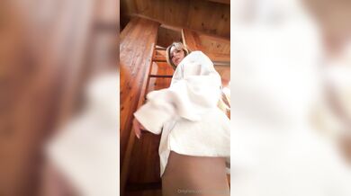 Caroline Zalog, Teasing Her Cut Booty While Climbing Around Onlyfans Video Leaked