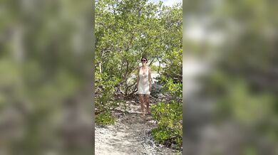 Ellie James, Naked Masturbation On The Public Beach Onlyfans Video Leaked