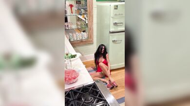 Mia Khalifa, Giving Dating Advice In Sexy Dress At Home Onlyfans Video Leaked