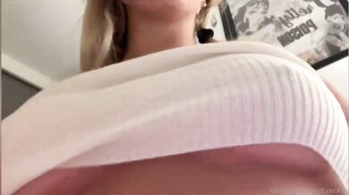 Breckie Hill, Bouncing Her Perky Tits In The Bedroom Onlyfans Video Leaked