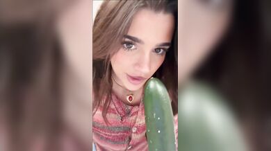 Arikytsya, Big Cucumber Masturbation Tease