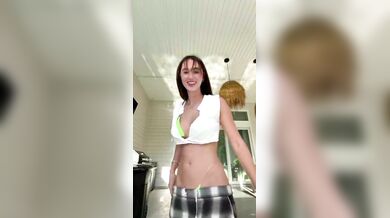 Natalie Roush, Two Hot Bikini Chicks Teasing On Livestream Onlyfans Video Leaked