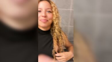 Camila Elle, Hot Chick Fucking In The Toilet Onlyfans Video Leaked