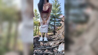 Ashley DD AKA MissDreamzxxx - Outdoor Pissing