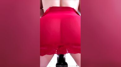 Carriejune, Slowly Sitting On A Big Black Dildo Onlyfans Video Leaked