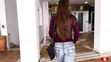 Kink Lovers, Hot Chick Walking Around Town After A Facial Onlyfans Video Leaked