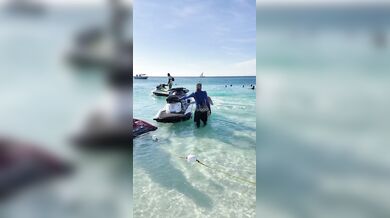 Callmeslooo, Hot Bikini Girl Fucking The Jetski Insructor In Open Waters Onlyfans Video Leaked