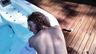 Love Lilah, Curly Hair Redhead Fucking In The Outdoor Jacuzzi Onlyfans Video Leaked