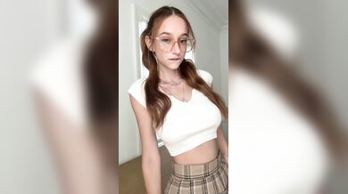 Melanie Marie, Redhead Teen Babe Fucking A Big Pink Dildo Onlyfans Video Leaked