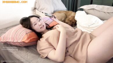 Msbreewc, Free-Use Asian Girlfriend Fucked While Trying To Play Games On Her Phone Onlyfans Video Leaked