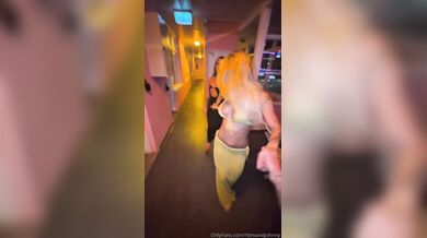 Holly Brougham, Erin James, Bringing Home A Stranger From The Club To Fuck Her Husband Onlyfans Video Leaked