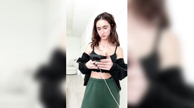 Natalie Roush, Hot Babe Teasing Her Sexy Lingerie During Livestream Onlyfans Video Leaked