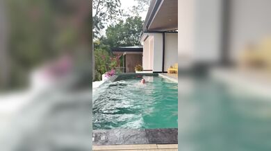 Megmariiee, Thick Slut Blowing A Huge Cock In The Pool Onlyfans Video Leaked