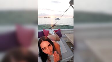 Izzy Green, Sucking Her Boyfriend Dry On A Boat During Sunset Onlyfans Video Leaked