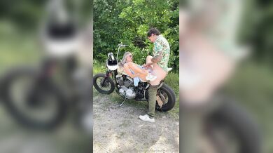 Cecelia Sommer, Amanda Amendoza, Thefleshmechanic, Fucking Outside On Her Harley Davidson Motorcycle Onlyfans Video Leaked