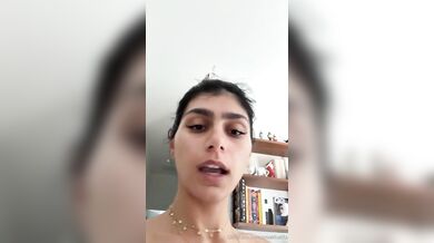 Mia Khalifa, Showering And Getting Ready For The Day Onlyfans Video Leaked