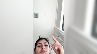 Mia Khalifa, Showering And Getting Ready For The Day Onlyfans Video Leaked