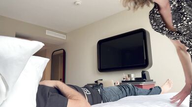Serenity Cox, Hot Wife Cuckolds Hubby In The Hotel Room Onlyfans Video Leaked