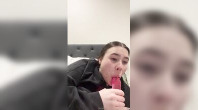 Arifaith, Sucking On A Pink Dildo In Bedroom Onlyfans Video Leaked