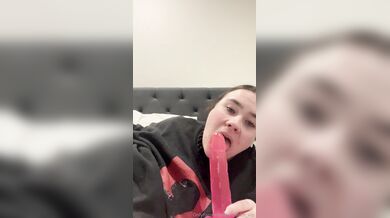 Arifaith, Sucking On A Pink Dildo In Bedroom Onlyfans Video Leaked