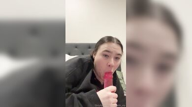 Arifaith, Sucking On A Pink Dildo In Bedroom Onlyfans Video Leaked
