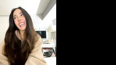 Angie Varona, Flashing Her Naked Ass In The Living Room Onlyfans Video Leaked