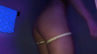 Ariajackson, Spanking Her Booty With Glow Paint Onlyfans Video Leaked