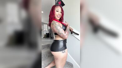 Luhredthabaddie, Ebony Nurse In Latex Outfit Fucking A Dildo Onlyfans Video Leaked