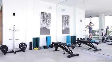 Laurine, Beauty With Huge Tits Working Out In The Gym Onlyfans Video Leaked