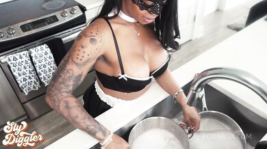 Themanseater, Sly Diggler, Five Star Masked Ebony Maid Getting Plowed By Black Master Onlyfans Video Leaked