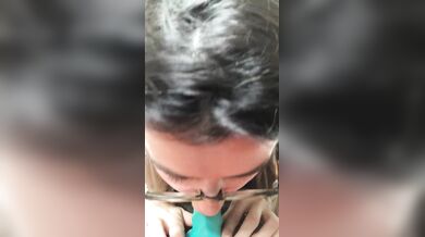 Trihunna, Sucking A Dildo And Masturbating On The Office Chair Onlyfans Video Leaked