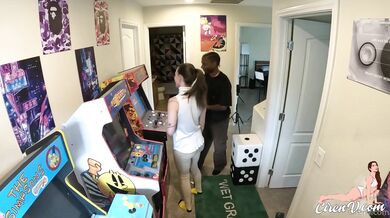 CirenVerde - Getting Blacked At The Arcade