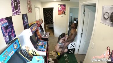 CirenVerde - Getting Blacked At The Arcade