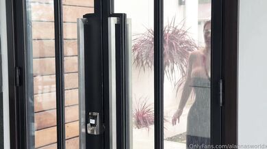 Alanna Pow, Wet Neighbor Gets Fucked From The Rain Onlyfans Video Leaked