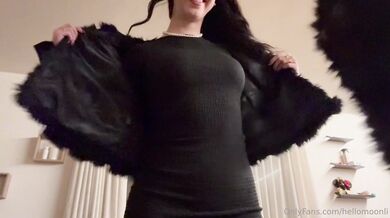 HelloLiMoon, Fooling Around At The Restaurant And Fucking At Home Onlyfans Video Leaked