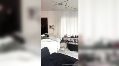 Mia Khalifa, Topless Smoking Live Chat Onlyfans Video Leaked