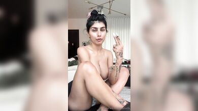 Mia Khalifa, Topless Smoking Live Chat Onlyfans Video Leaked