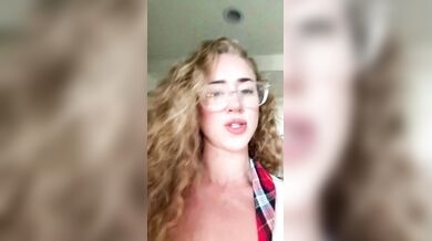 Bentlee, Hot Glasses Chick Dildo Masturbation On Livestream Onlyfans Video Leaked
