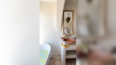 Bentlee, Princess_Bb_Girl, Two Hot Blonde Lesbian Sluts Licking In The Bathtub Onlyfans Video Leaked