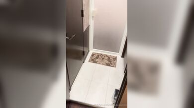 Mizukawa Sumire, Sharing A Big Hard Cock With Friend In Bathtub Onlyfans Video Leaked
