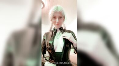 Vikkzy, Unzipping Her Latex Bodysuit For Her Fans Onlyfans Video Leaked