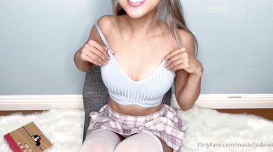 Madeofjade-Xo, Hot Schoolgirl Chick Fucking A Huge Dildo Onlyfans Video Leaked