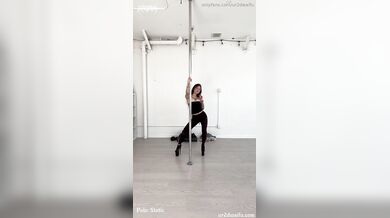 Ur2Dwaifu, Chinese Girl Pole Dancing In High Heels Onlyfans Video Leaked